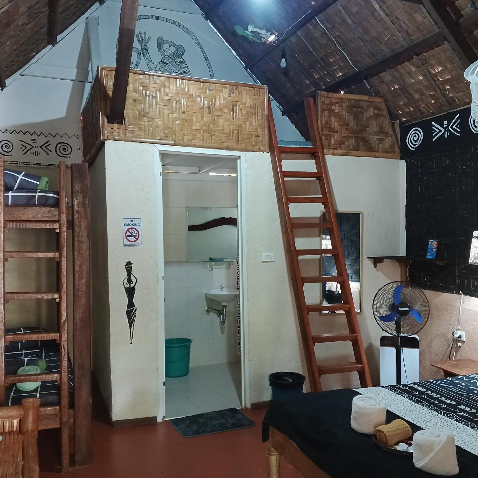 Hotel Two Crazy Monkeys Bakhawan Esterno foto