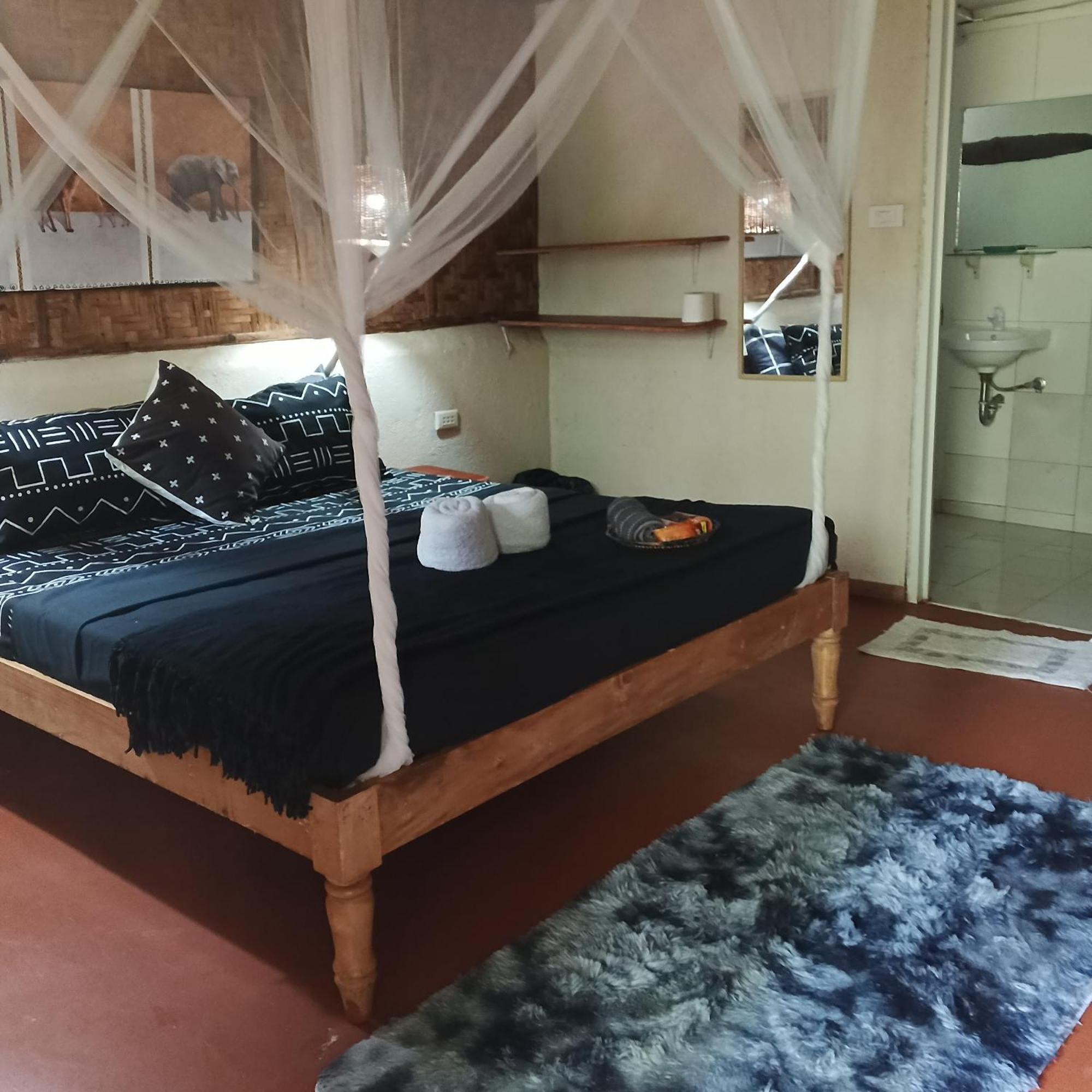 Hotel Two Crazy Monkeys Bakhawan Esterno foto